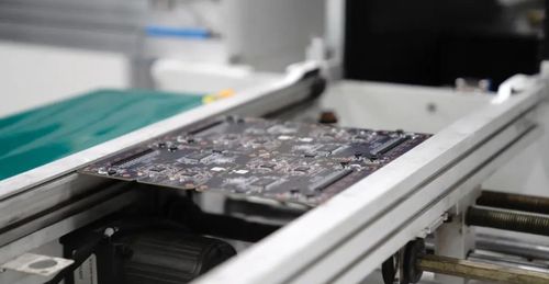 西南最大5G全连接工厂正式投产，日产能达30万台网络线